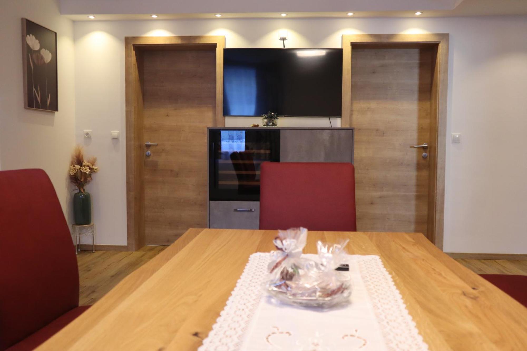 Landhaus-Appartements Warraich Шладминг Екстериор снимка