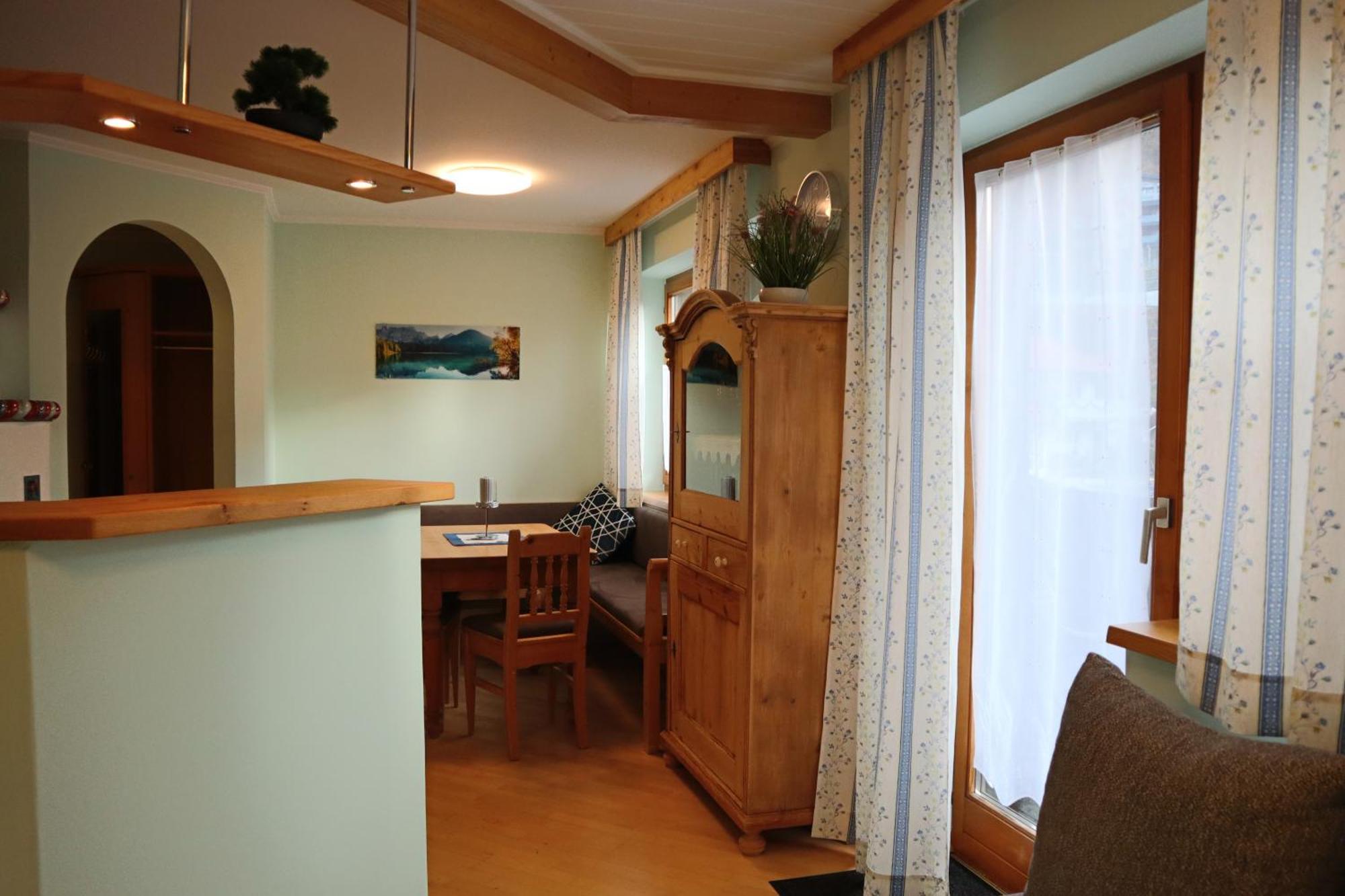 Landhaus-Appartements Warraich Шладминг Екстериор снимка