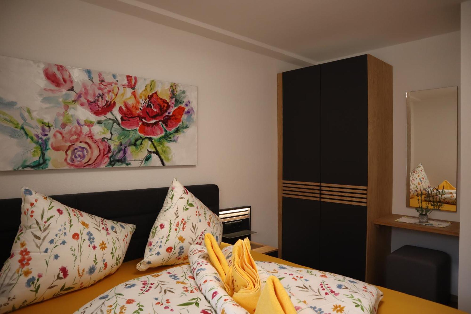 Landhaus-Appartements Warraich Шладминг Екстериор снимка